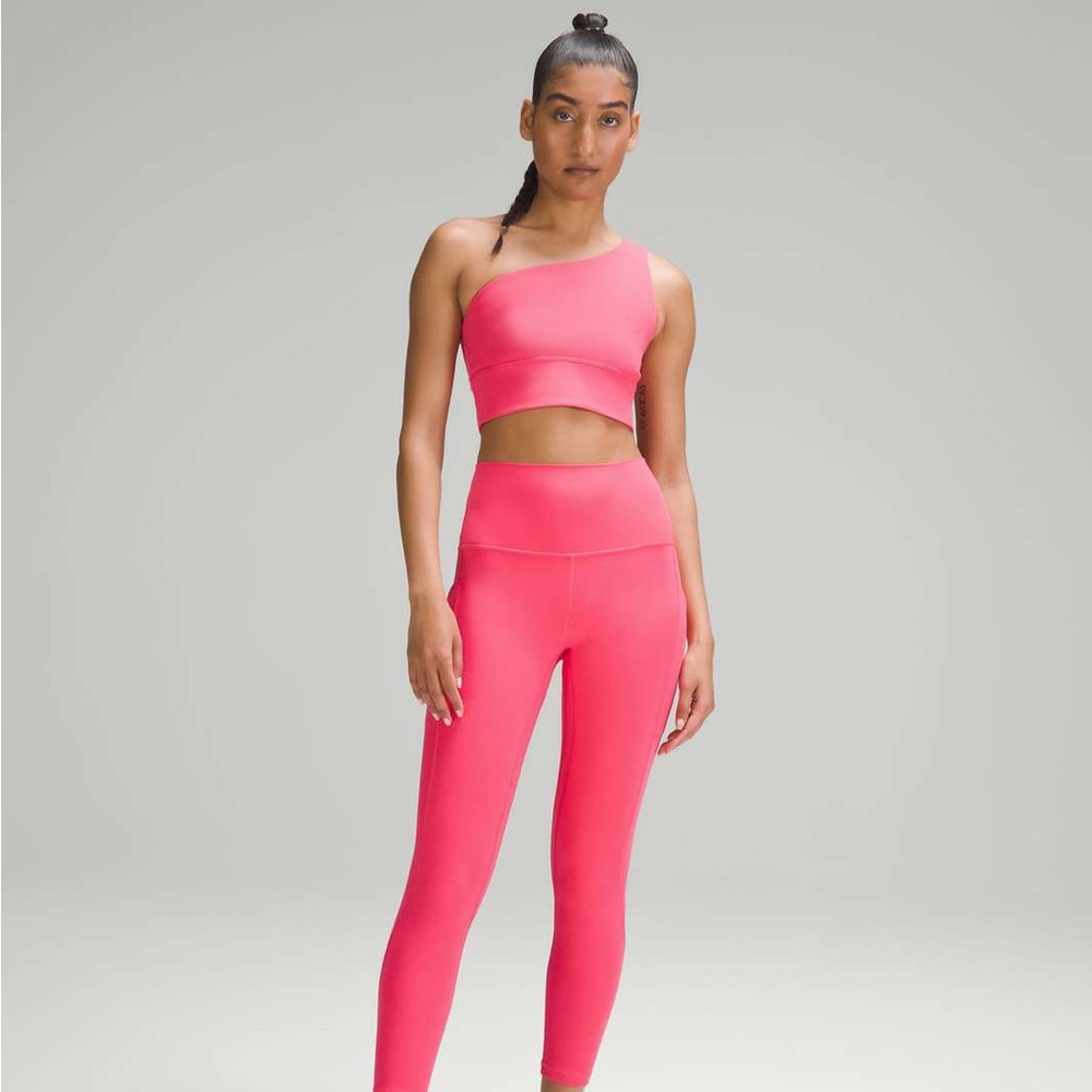 Lululemon Align High-Rise Pant with Pockets 25"
Lip Gloss